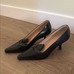 Suarez Black Textured Heels